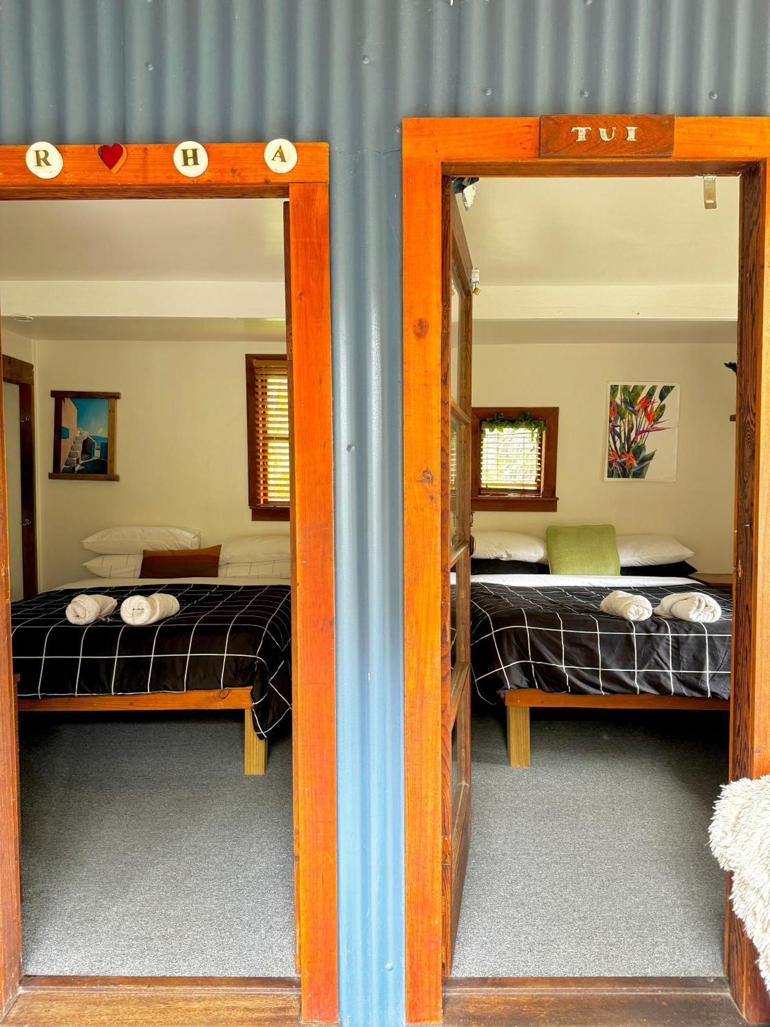 Waiheke Island Guesthouse Ostend ภายนอก รูปภาพ