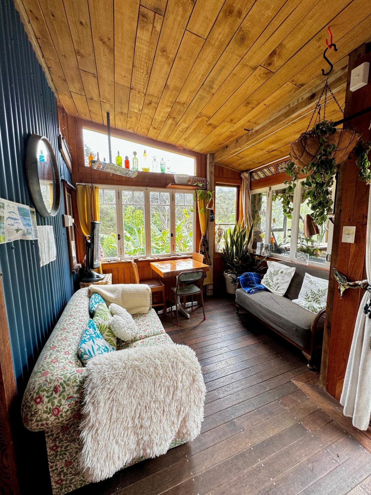 Waiheke Island Guesthouse Ostend ภายนอก รูปภาพ